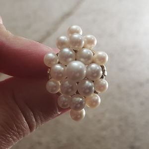 Yellow gold pearl ring